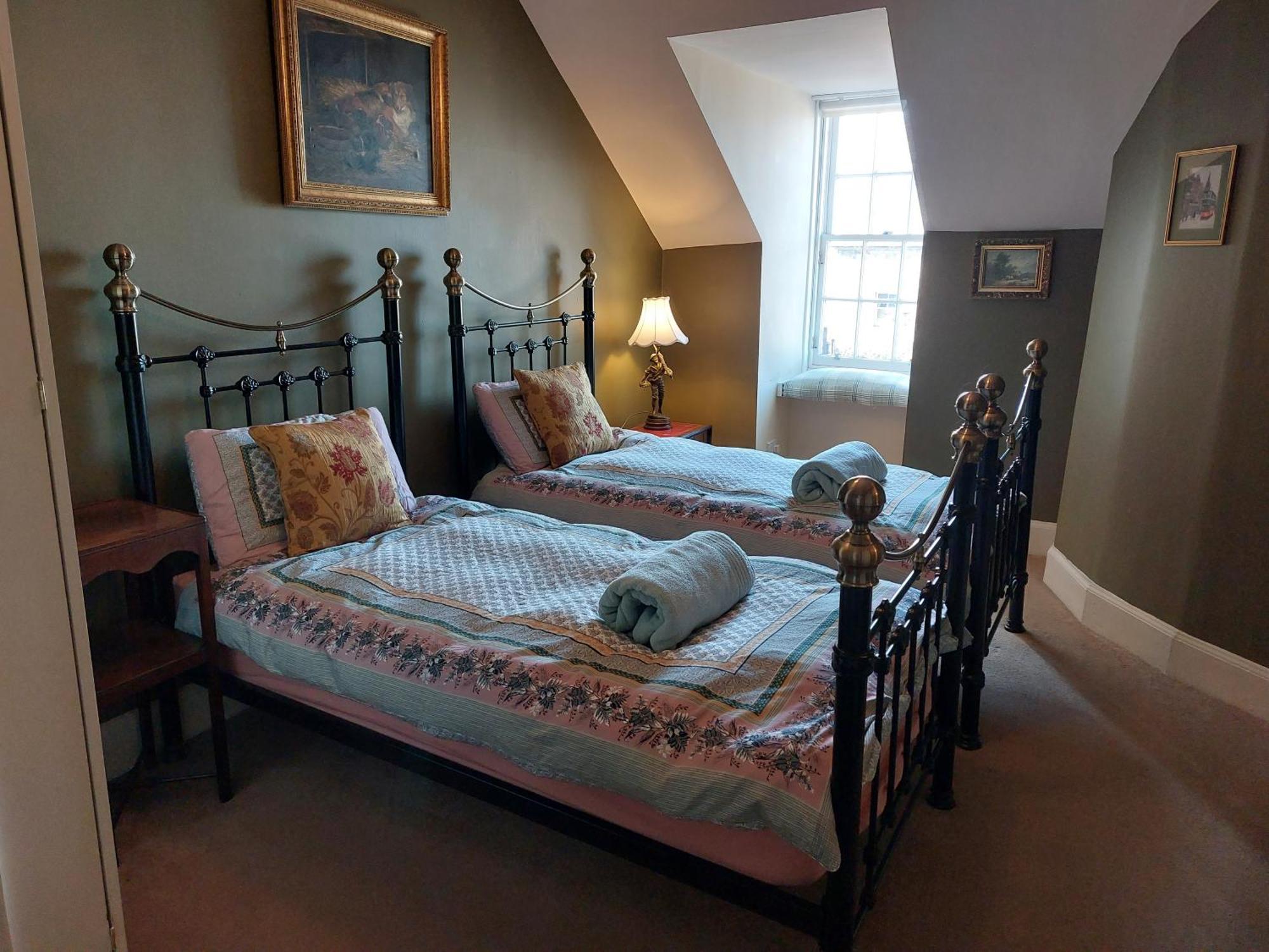 Apartamento Stunning 5Br Royal Mile Penthouse Edimburgo Exterior foto
